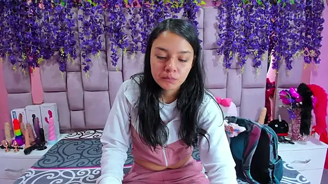 Bich Anal  online show from February 20, 1:40 pm