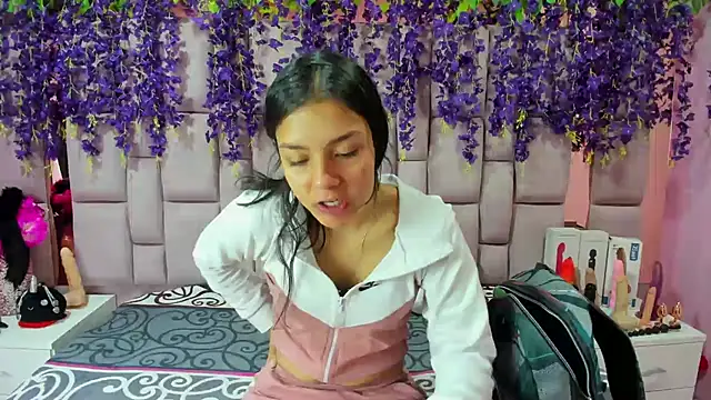 Bich Anal  online show from February 24, 1:31 pm