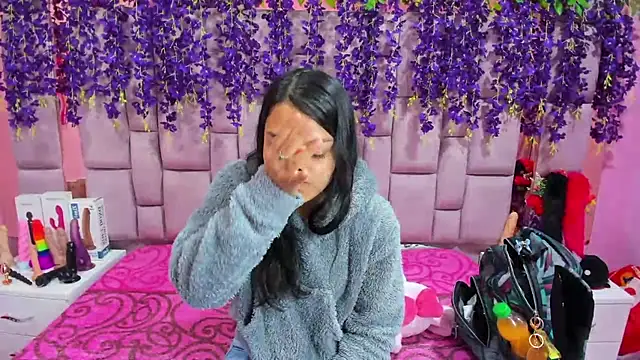 Bich Anal  online show from March 7, 12:56 pm