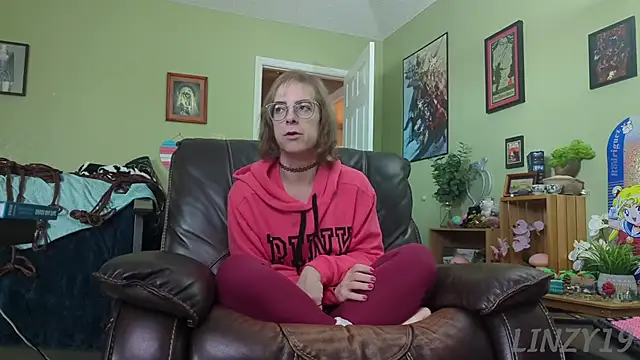 Linzy 19 online show from January 18, 4:31 pm