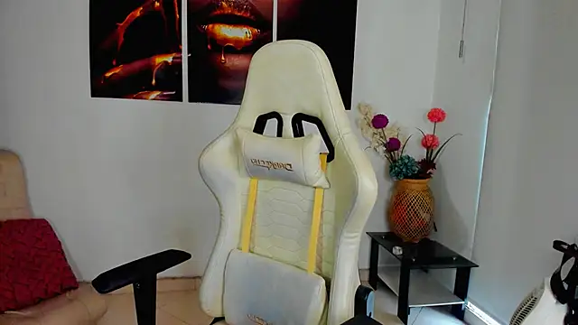 ScarlettMalbec online show from October 25, 9:20 pm