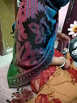 COUPLLE VILLAGE online show from March 2, 3:20 am