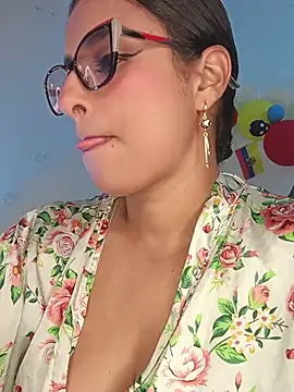Snapshot of Alizon_1 chatting on July 2, 7:31 pm Alizon 1 online show from July 2, 7:31 pm