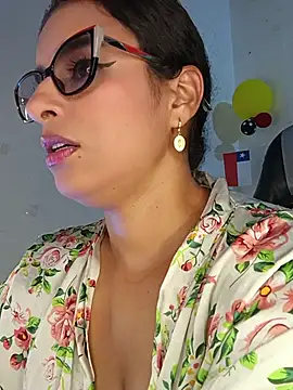 Snapshot of Alizon_1 chatting on July 4, 6:58 pm Alizon 1 online show from July 4, 6:58 pm