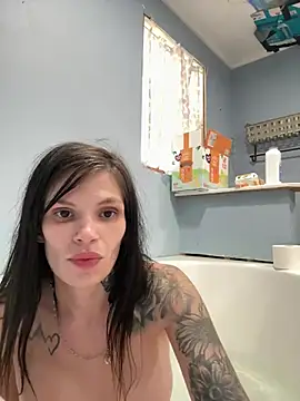 Snapshot of Diamondmodel95 chatting on April 11, 1:26 pm Diamondmodel95 online show from April 11, 1:26 pm