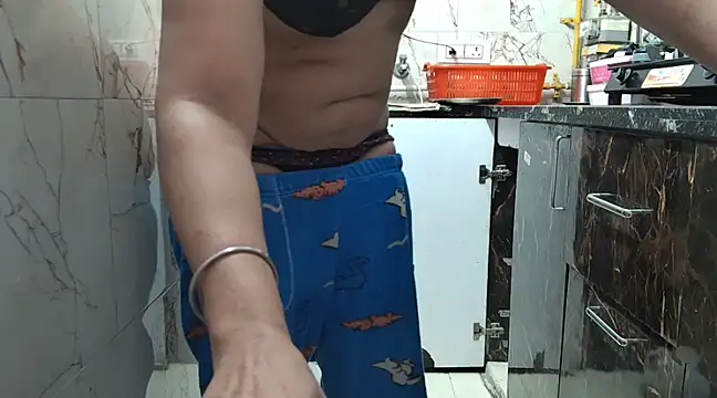 Snapshot of bhabhisexxy_880 chatting on February 14, 1:45 am bhabhisexxy 880 online show from February 14, 1:45 am