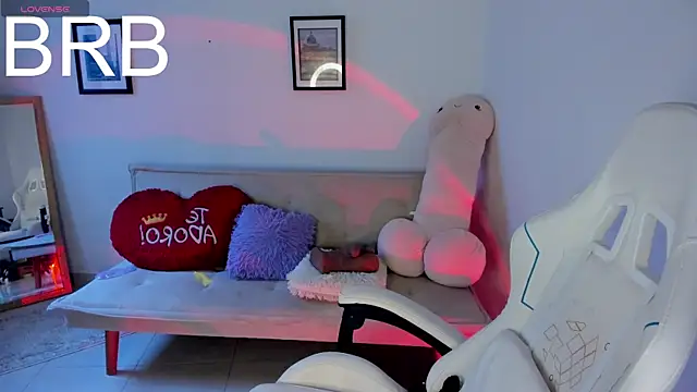 sweet pink  online show from May 29, 1:31 pm