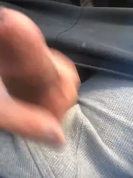 Snapshot of Lun4chuut chatting on March 9, 2:32 pm Lun4chuut online show from March 9, 2:32 pm