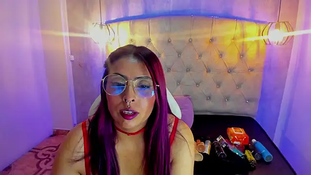 Alice Laurentt online show from February 9, 9:05 am