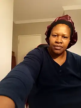 bustylisa1983 online show from March 3, 7:06 pm