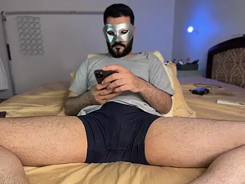 Snapshot of boymoon_20 chatting on April 22, 12:24 am boymoon 20 online show from April 22, 12:24 am