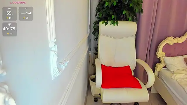 Lily Marlin online show from February 22, 6:02 am