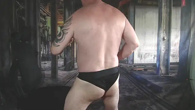 Snapshot of ManlyPrisonGuy chatting on April 23, 2:19 pm ManlyPrisonGuy online show from April 23, 2:19 pm