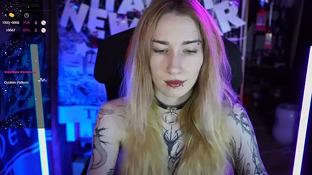 amywhitenessxx online show from December 8, 1:14 pm