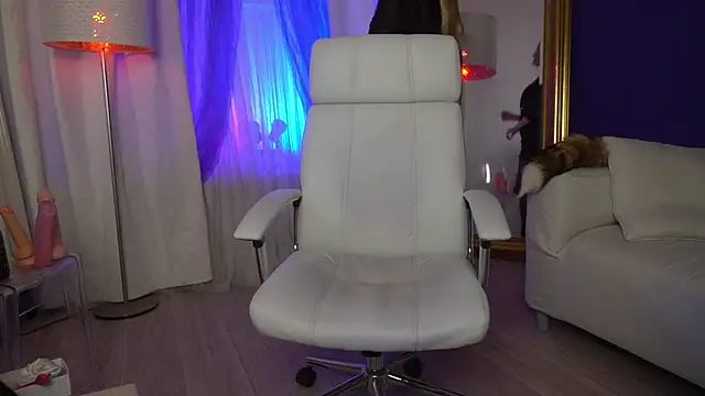 Snapshot of Margo_Pearls chatting on December 13, 12:53 am Margo Pearls online show from December 13, 12:53 am