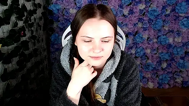 IxxiLiana online show from October 10, 6:01 am