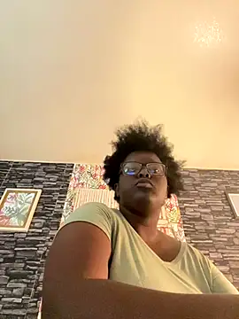 Snapshot of Yagurl__west chatting on November 6, 8:54 pm Yagurl west online show from November 6, 8:54 pm