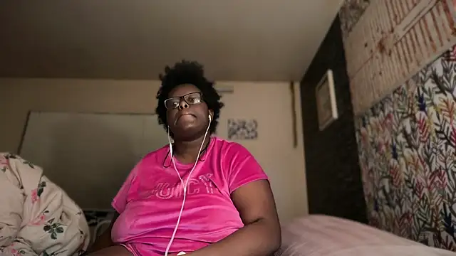 Snapshot of Yagurl__west chatting on January 16, 4:27 am Yagurl west online show from January 16, 4:27 am