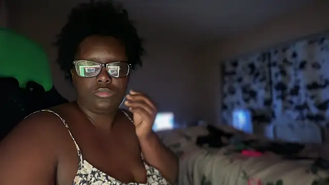 Snapshot of Yagurl__west chatting on January 17, 9:14 am Yagurl west online show from January 17, 9:14 am