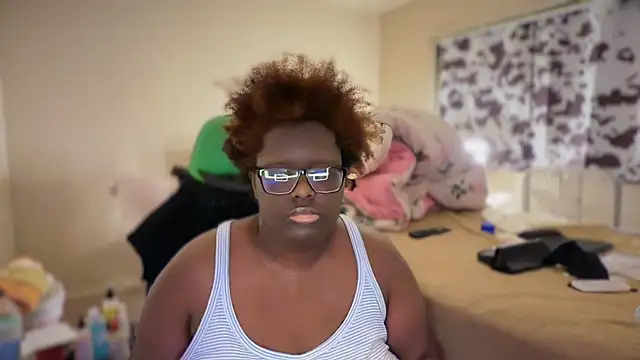 Snapshot of Yagurl__west chatting on February 3, 6:40 am Yagurl west online show from February 3, 6:40 am