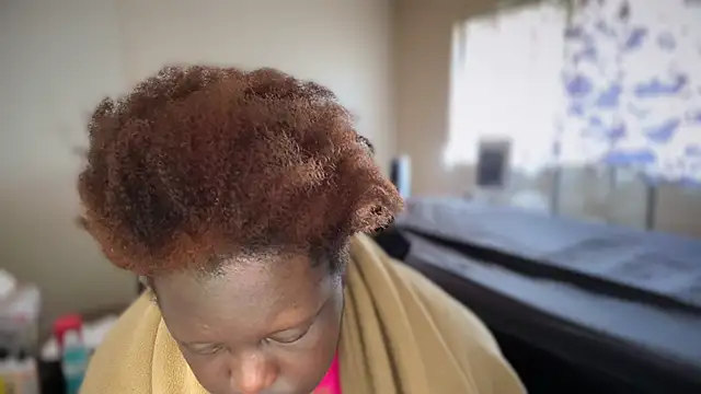 Snapshot of Yagurl__west chatting on February 5, 6:01 pm Yagurl west online show from February 5, 6:01 pm