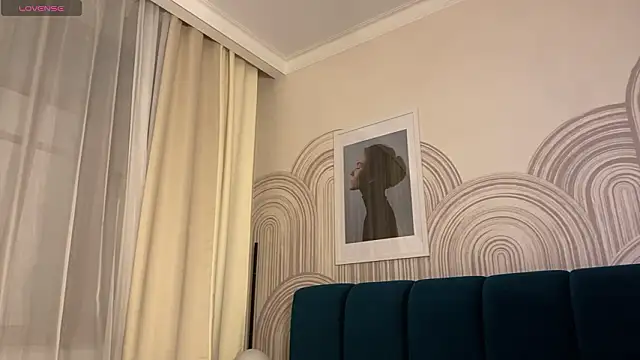 viviann evans online show from March 24, 12:59 am