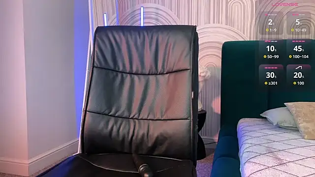 viviann evans online show from April 18, 12:36 am