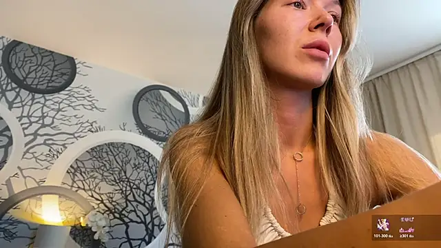 Snapshot of viviann_evans chatting on June 10, 1:06 am viviann evans online show from June 10, 1:06 am