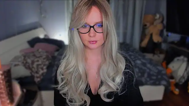 KlementinaBbG online show from November 30, 8:46 pm