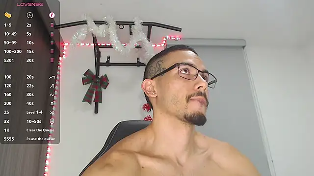 russthiago online show from December 27, 12:07 am