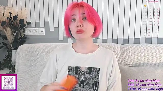   KawaiiYuki   online show from November 16, 6:30 am