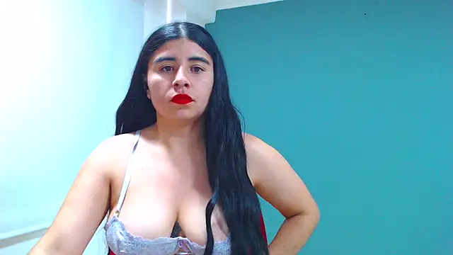 danna- roouss online show from February 7, 7:06 pm