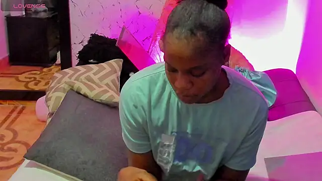 charis hill online show from December 15, 2:43 pm