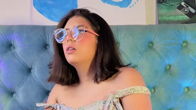 Snapshot of Paola_Lyon_ chatting on January 16, 7:07 pm Paola Lyon online show from January 16, 7:07 pm