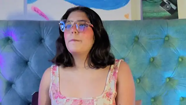 Snapshot of Paola_Lyon_ chatting on February 2, 12:59 pm Paola Lyon online show from February 2, 12:59 pm