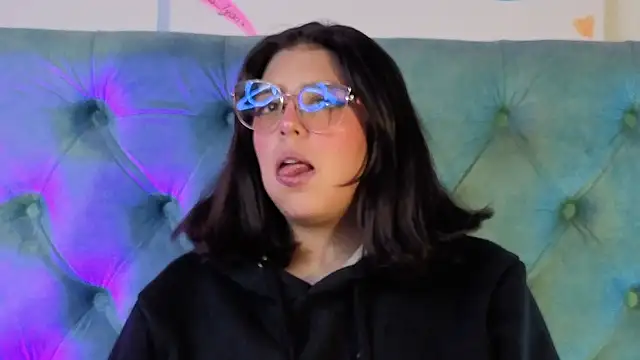 Snapshot of Paola_Lyon_ chatting on February 11, 11:37 am Paola Lyon online show from February 11, 11:37 am