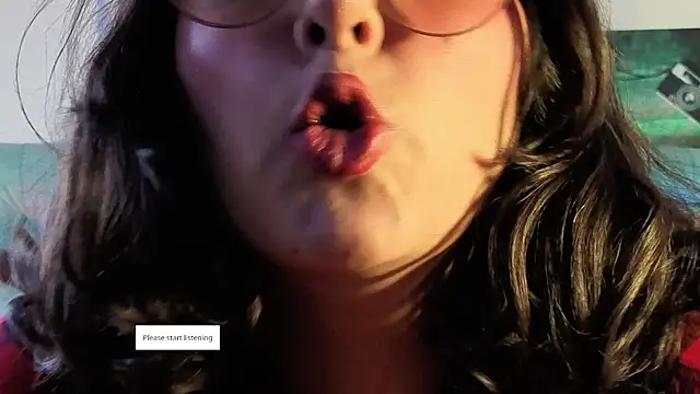 Snapshot of Paola_Lyon_ chatting on February 16, 12:01 pm Paola Lyon online show from February 16, 12:01 pm