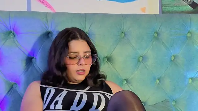 Snapshot of Paola_Lyon_ chatting on February 26, 7:13 pm Paola Lyon online show from February 26, 7:13 pm