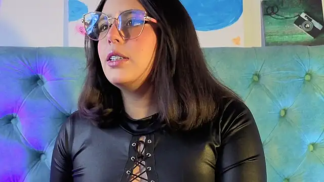 Snapshot of Paola_Lyon_ chatting on February 27, 6:41 pm Paola Lyon online show from February 27, 6:41 pm