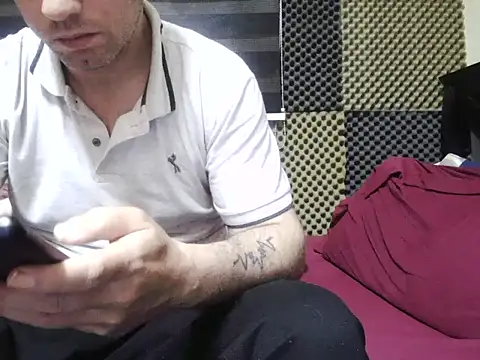 Arabeyes online show from February 12, 6:25 pm