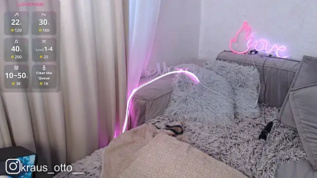 Snapshot of mrs_kitty69 chatting on February 23, 10:12 am mrs kitty69 online show from February 23, 10:12 am