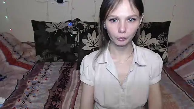 Snapshot of Nika_Shiny chatting on January 5, 5:41 am Nika Shiny online show from January 5, 5:41 am