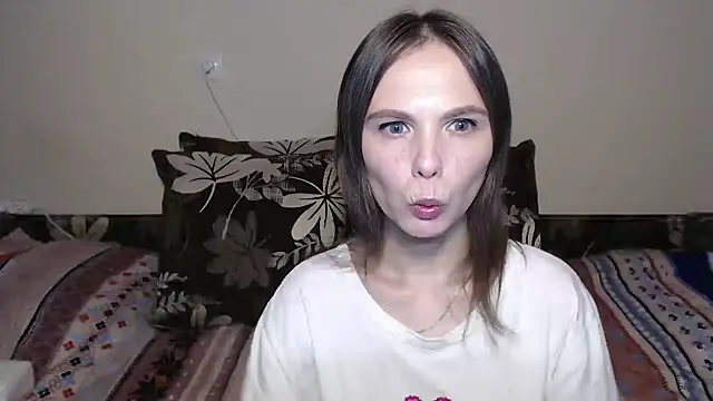 Snapshot of Nika_Shiny chatting on February 10, 5:25 am Nika Shiny online show from February 10, 5:25 am