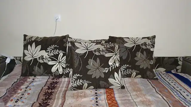 Snapshot of Nika_Shiny chatting on February 16, 5:15 am Nika Shiny online show from February 16, 5:15 am