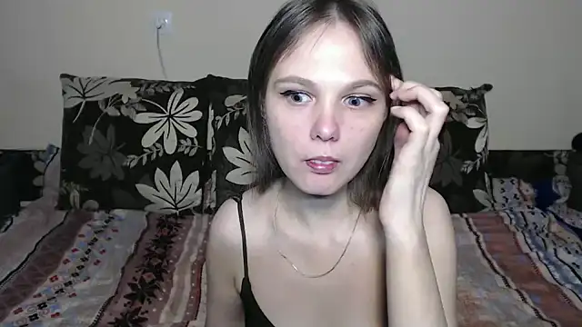 Snapshot of Nika_Shiny chatting on February 18, 5:31 am Nika Shiny online show from February 18, 5:31 am