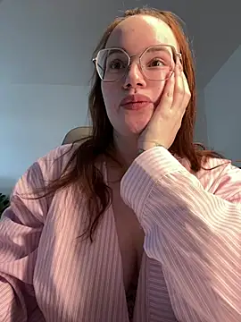 Mona-Peaches online show from February 1, 11:10 am