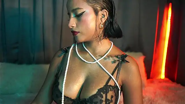 JulietaWinona online show from February 28, 9:27 pm