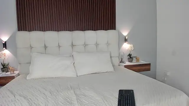 sofi potter  online show from March 7, 9:23 pm