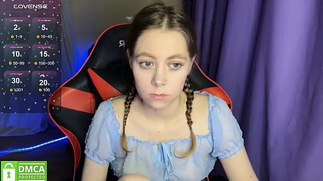 Snapshot of Natural_babe666 chatting on October 13, 6:02 am Natural babe666 online show from October 13, 6:02 am