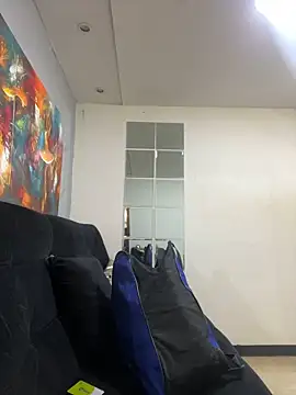 Snapshot of pamela_anderson_ chatting on December 14, 12:12 pm pamela anderson online show from December 14, 12:12 pm